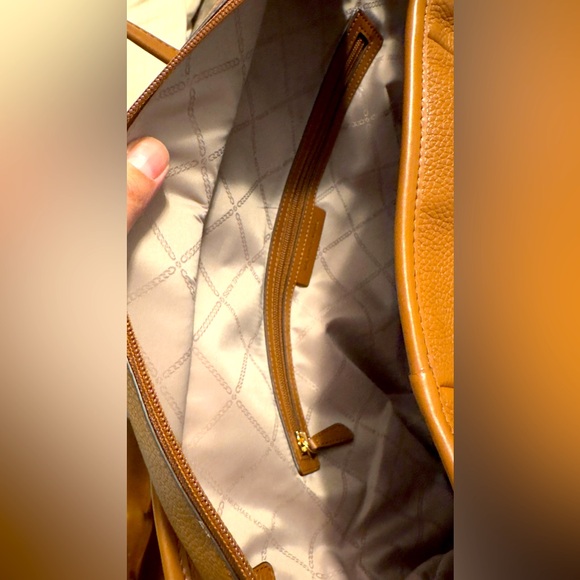 NWT	Michael Kors	Beck Travel Leather Tote	Caramel/Gold	Extra large - Picture 5 of 7